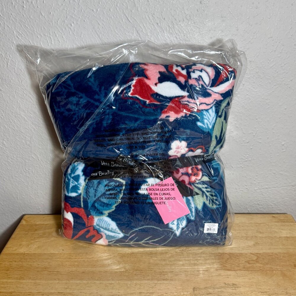 Vera Bradley Plush Throw in Rose Toile NWT 50" x 80" Butterflies!